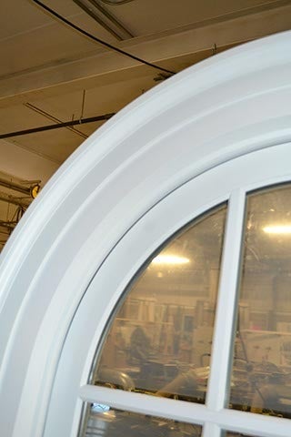 CS48-6, Half-Circle Top with 2-Piece Casing & Projected Sill Nosing (exterior top closeup)
