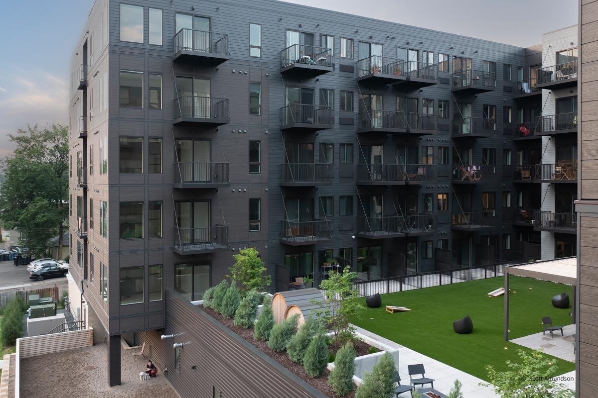 AP901 - Exterior of a commercial building with Forgent and Ultra Series windows and doors