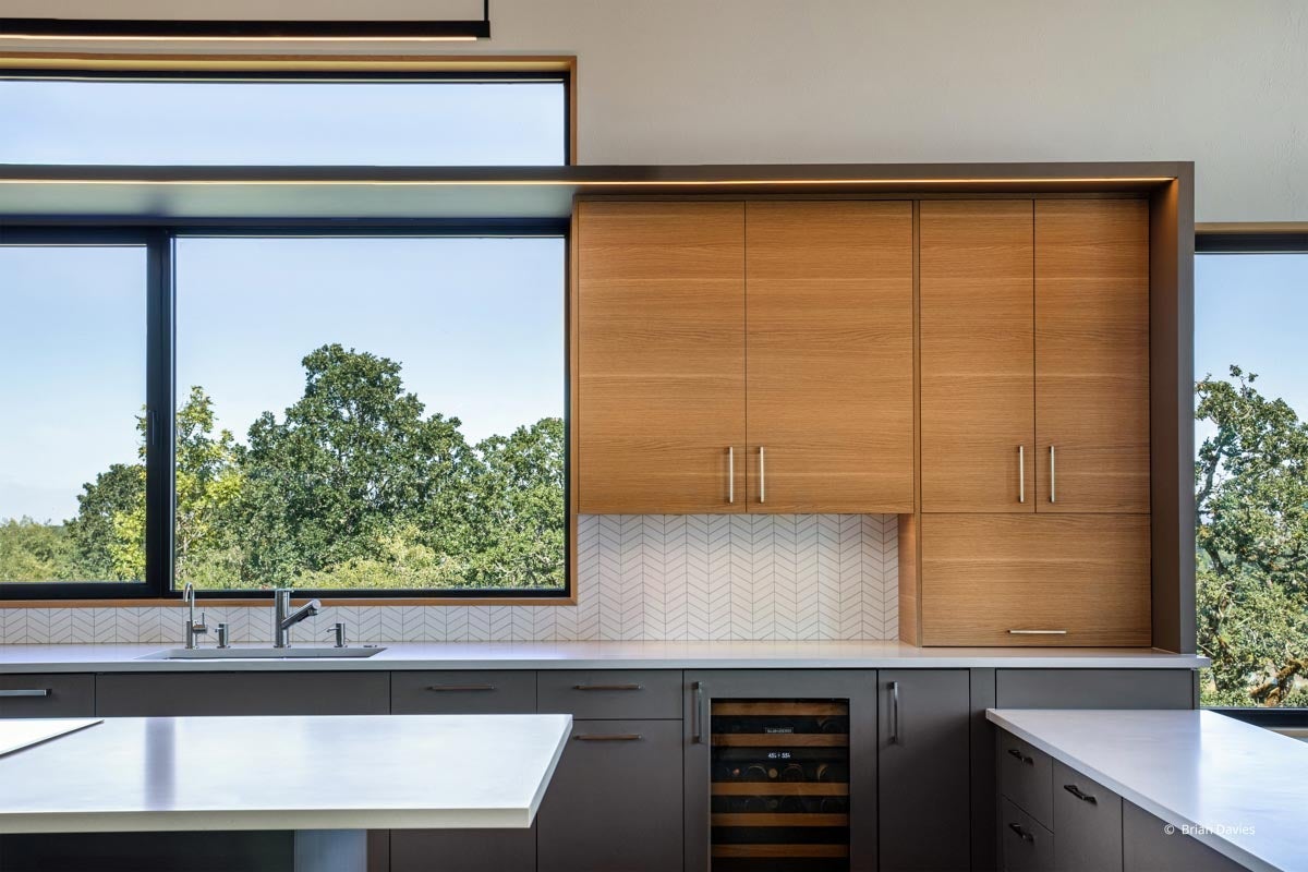 AQ519 - Interior of home with VistaLuxe AL LINE windows and doors