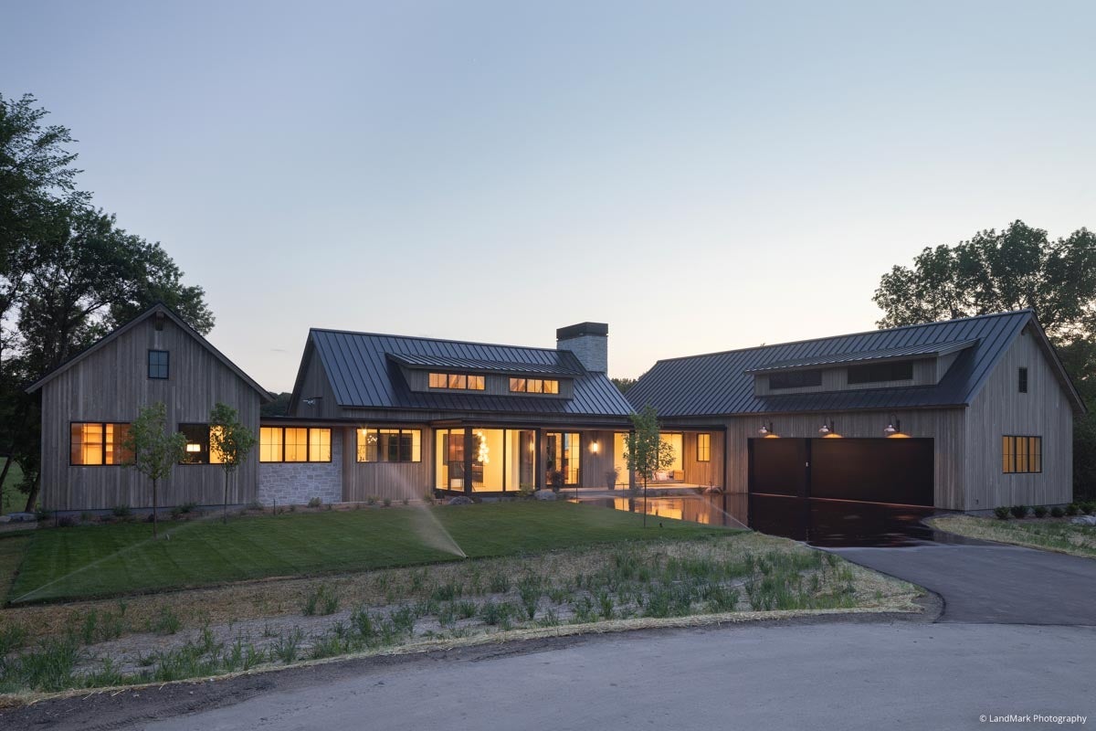 AN310 - front of contemporary home with VistaLuxe Collection windows and doors
