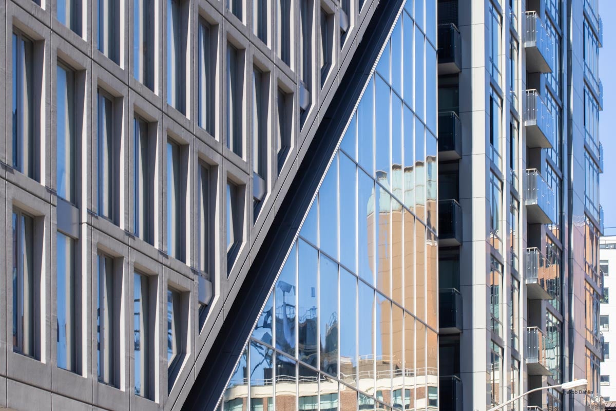 XX212 - Exterior of commercial building with Reynaers window systems