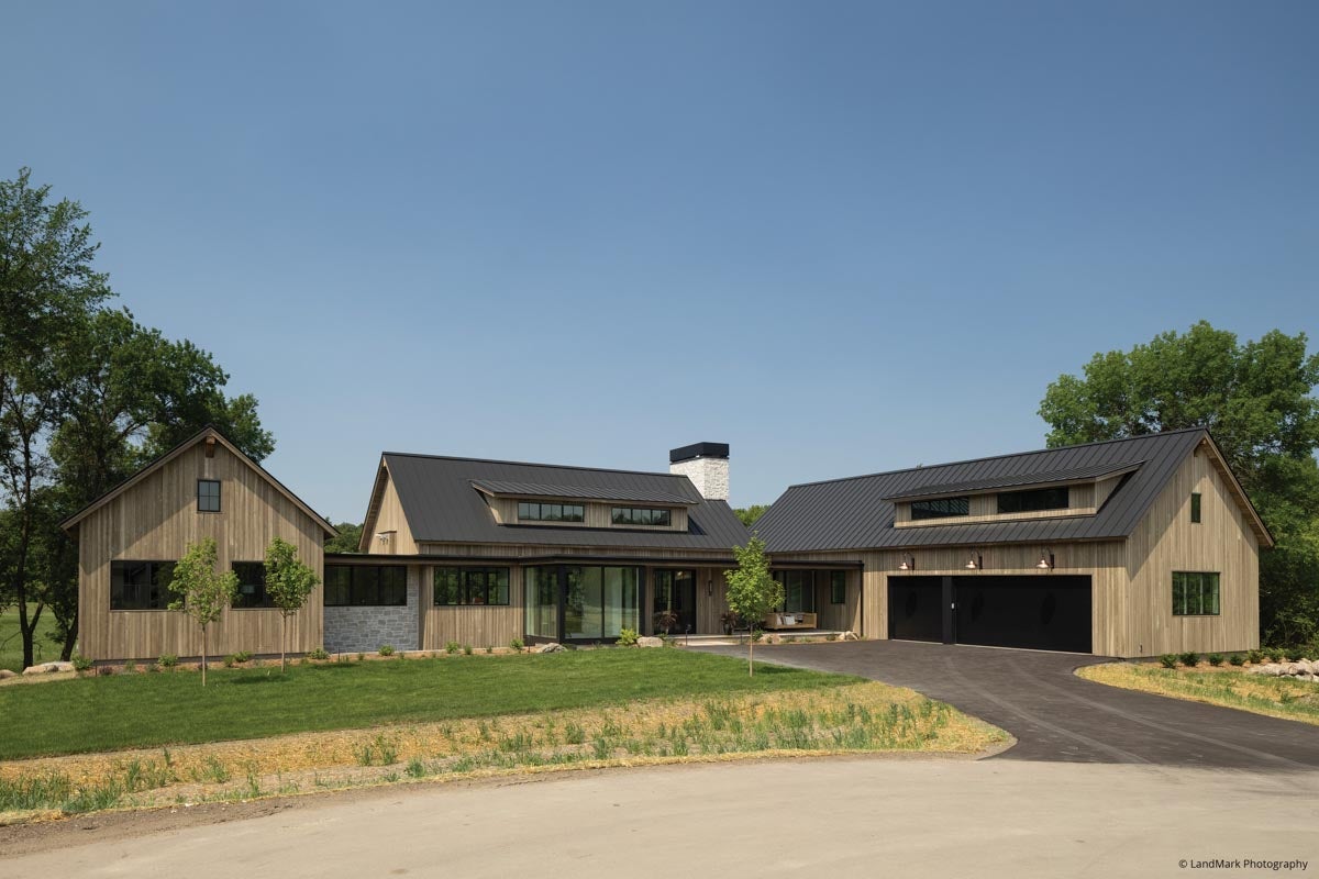 AN300 - front of contemporary home with VistaLuxe Collection windows and doors