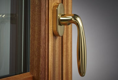 Handle-TiltTurnHeritage-InswingCasement-BrightBrass-lg-tiny.jpg