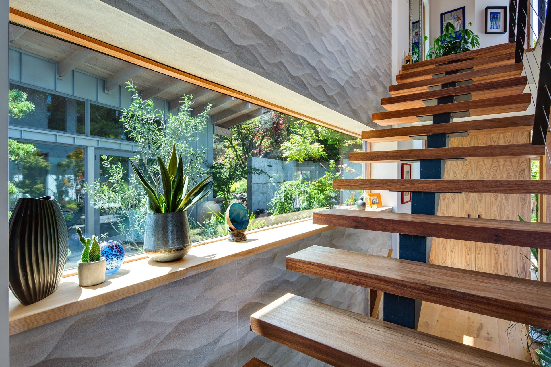 AN651 - Interior of contemporary home with Ultra Series windows and doors