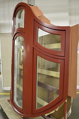 CS60-4, Unique Radius Mull Unit with Curved Glass (exterior side closeup