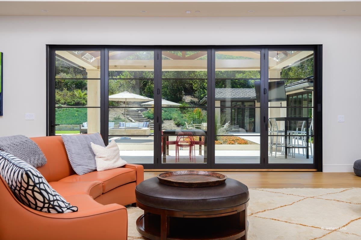 AP334 - Interior of home with VistaLuxe WD LINE windows and doors