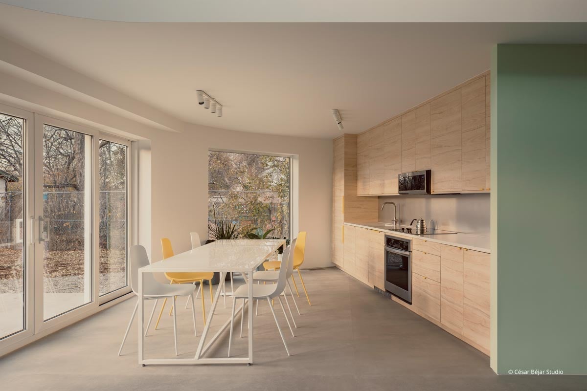AQ603 - Interior of home with Forgent Series windows and doors