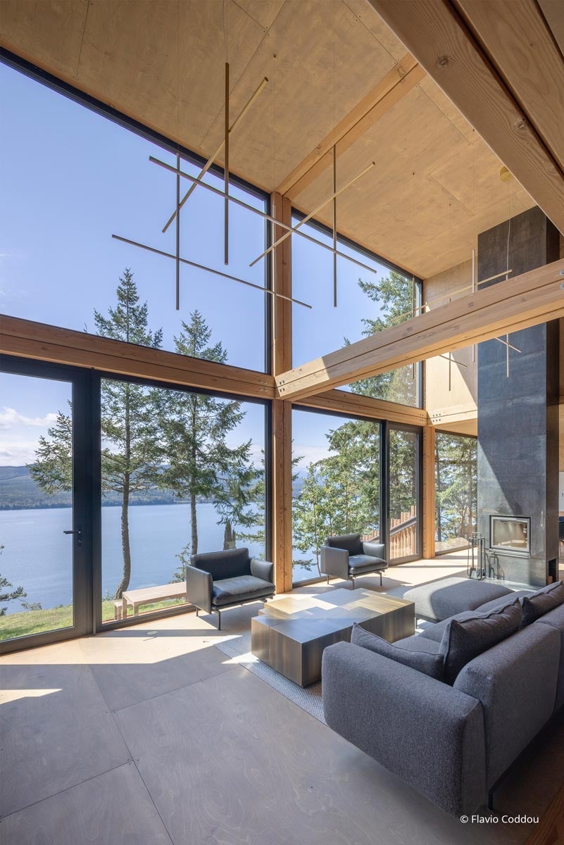 AP717 - Interior of residential home with VistaLuxe AL LINE windows and doors