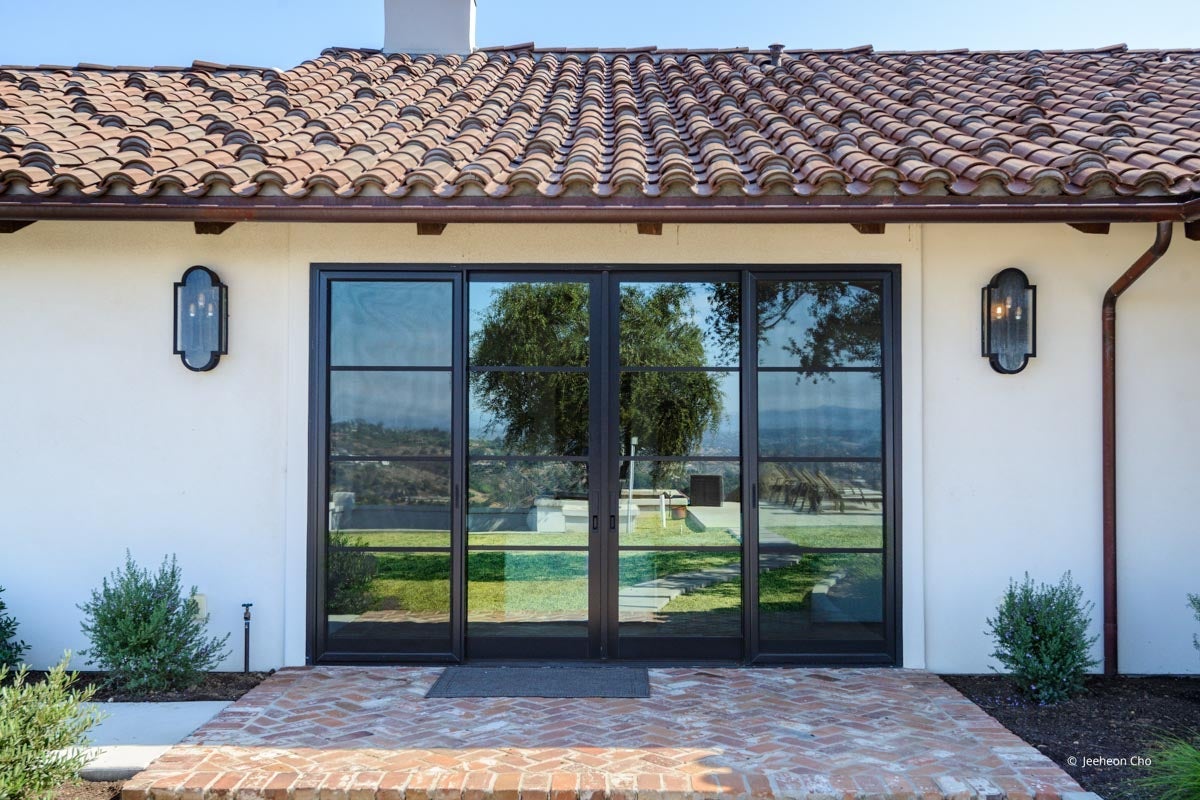 AP231 - Exterior of home with VistaLuxe WD LINE doors