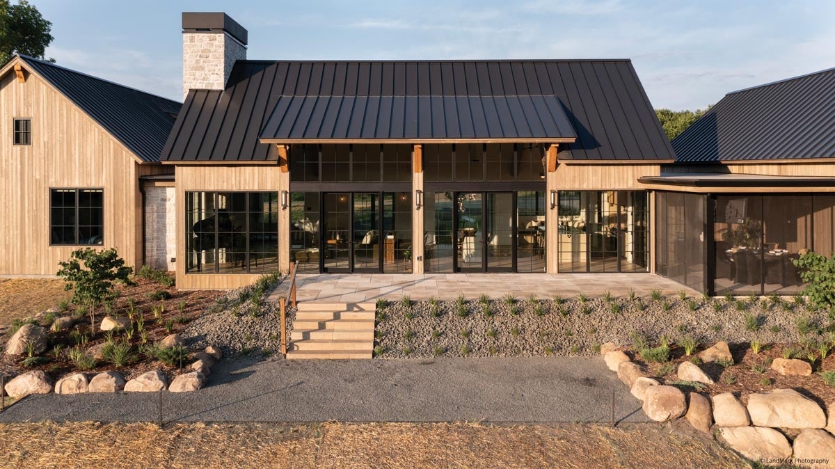 AN307 - back of contemporary home with VistaLuxe Collection windows and doors