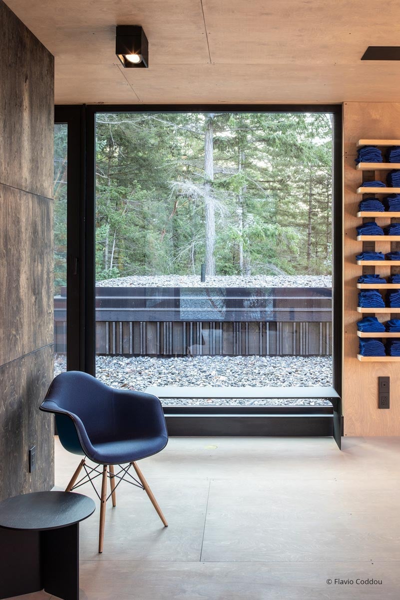 AP722 - Interior of residential home with VistaLuxe AL LINE windows and doors