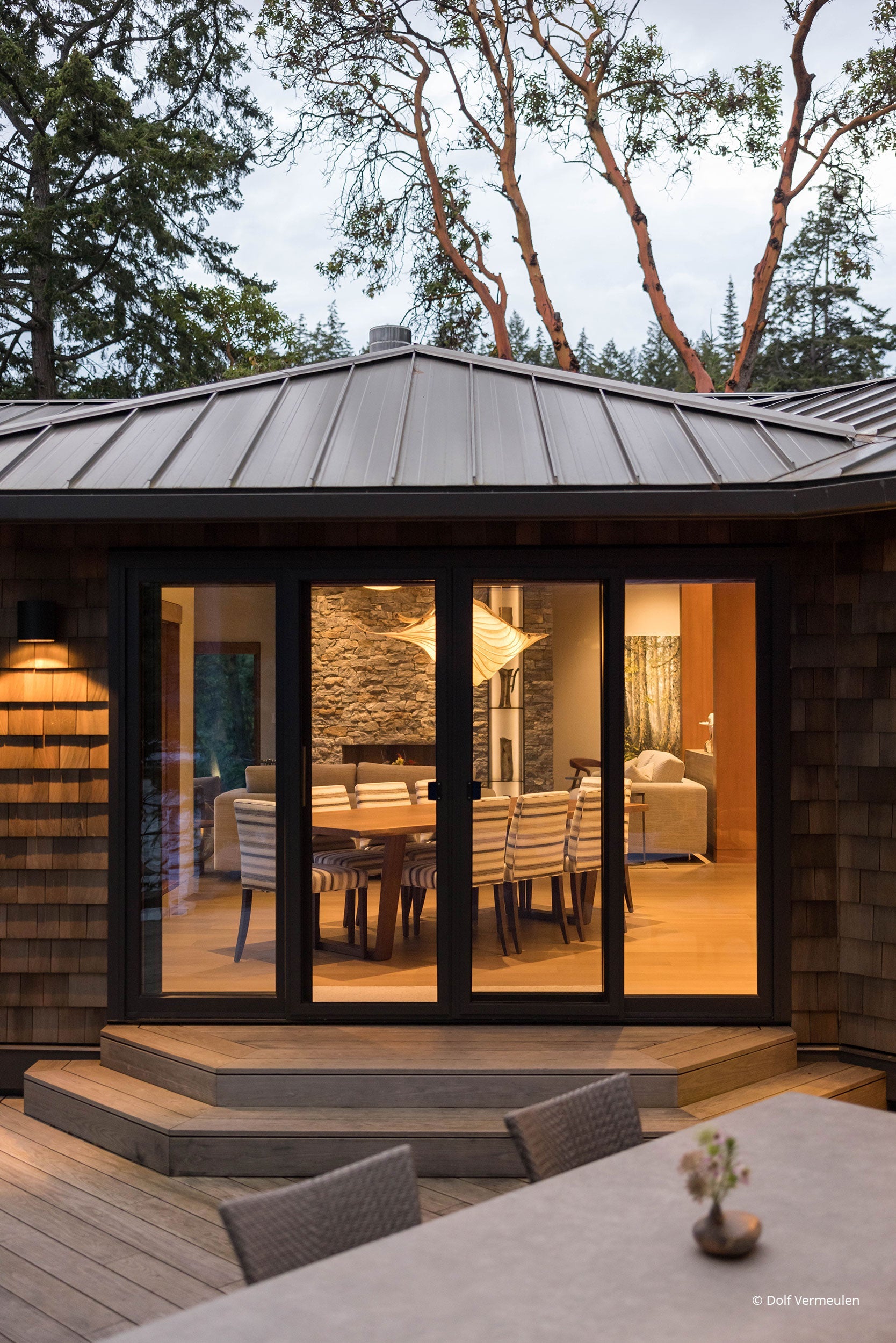 AO314 - Exterior of contemporary home with Ultra Series windows and doors