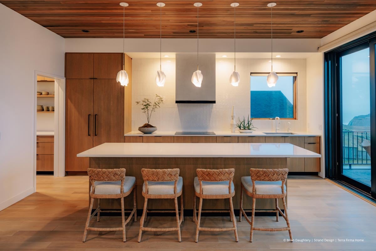 AR280 - Interior of home with VistaLuxe WD LINE windows and doors