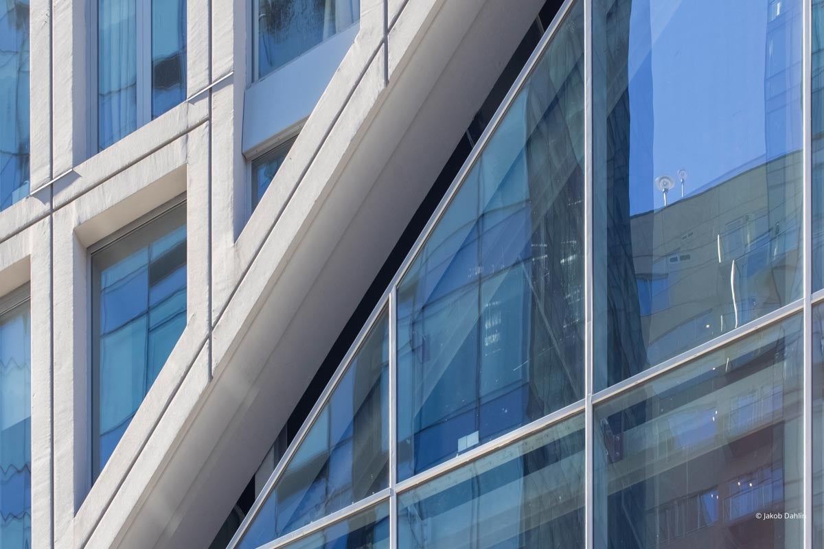 XX210 - Exterior of commercial building with Reynaers window systems