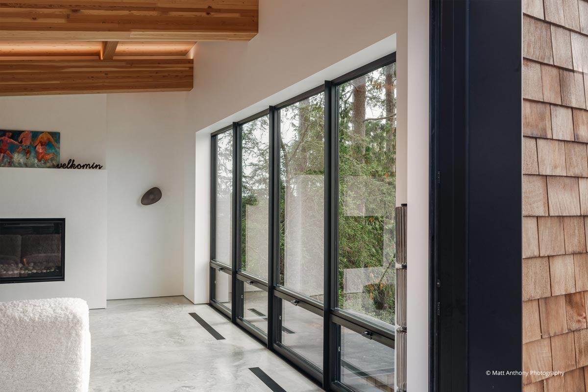 AP406 - Interior of home with VistaLuxe WD LINE doors