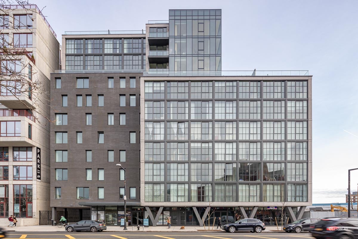 XX501 - Exterior of commercial building with Reynaers window systems