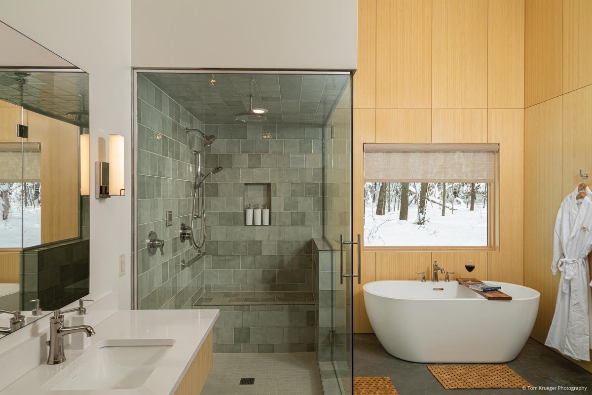 AM312 - Kolbe VistaLuxe WD direct set window featured in bathroom