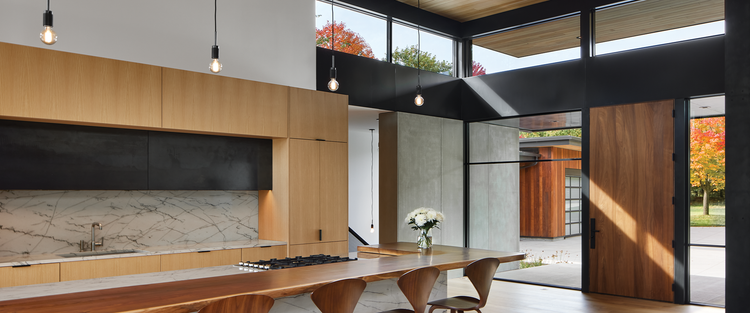 Customizing an iconic entrance door is a process full of big decisions. Kolbe will guide you to the answers you need.