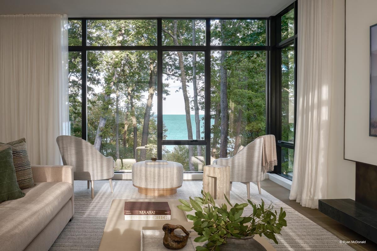 AR308 - Interior of home with VistaLuxe WD LINE windows and doors
