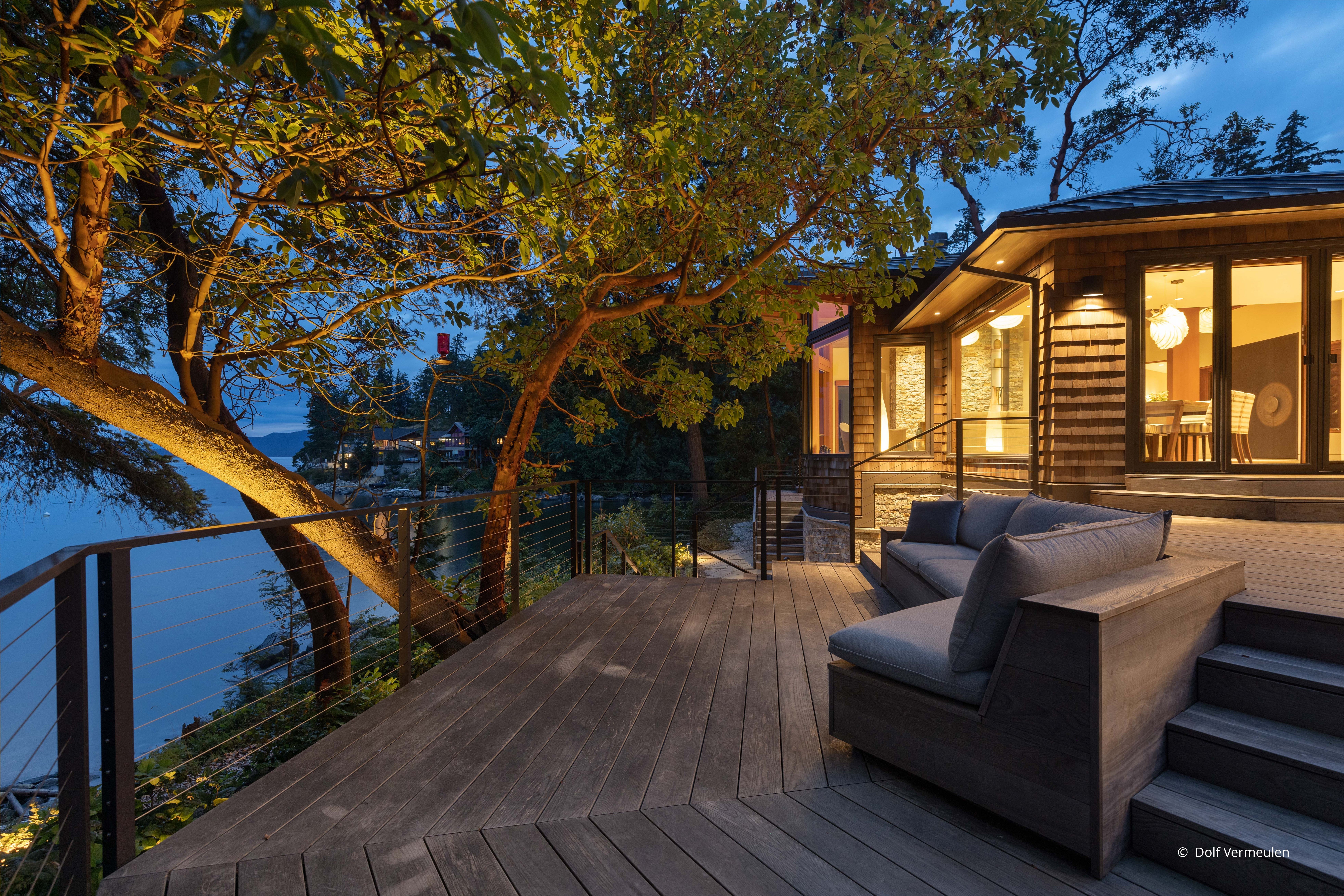 AO318 - Exterior of contemporary home with Ultra Series windows and doors