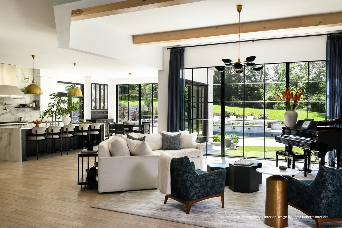 AQ803 - Interior of home with VistaLuxe WD LINE windows and doors