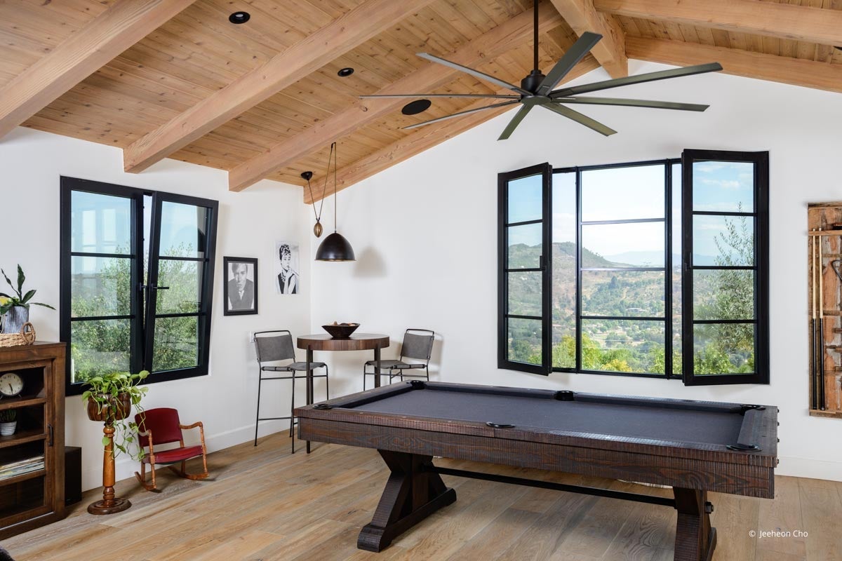 AP276 - Interior of home with VistaLuxe AL LINE windows