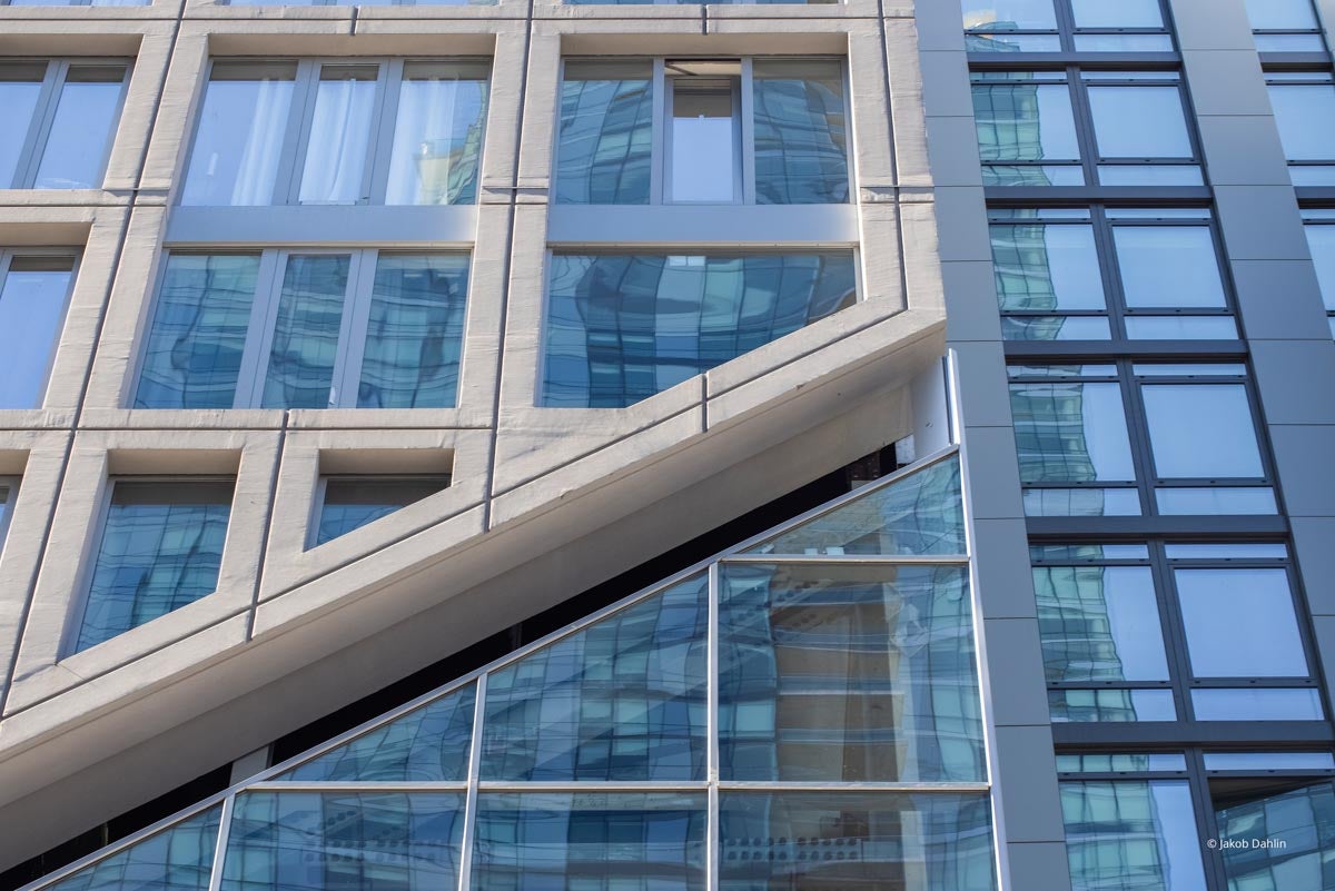 XX209 - Exterior of commercial building with Reynaers window systems