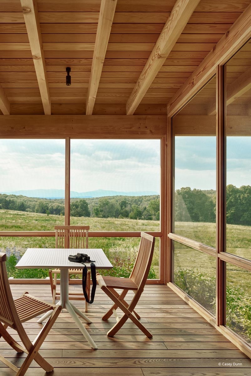 AQ112 - Interior of home with VistaLuxe WD LINE windows and doors