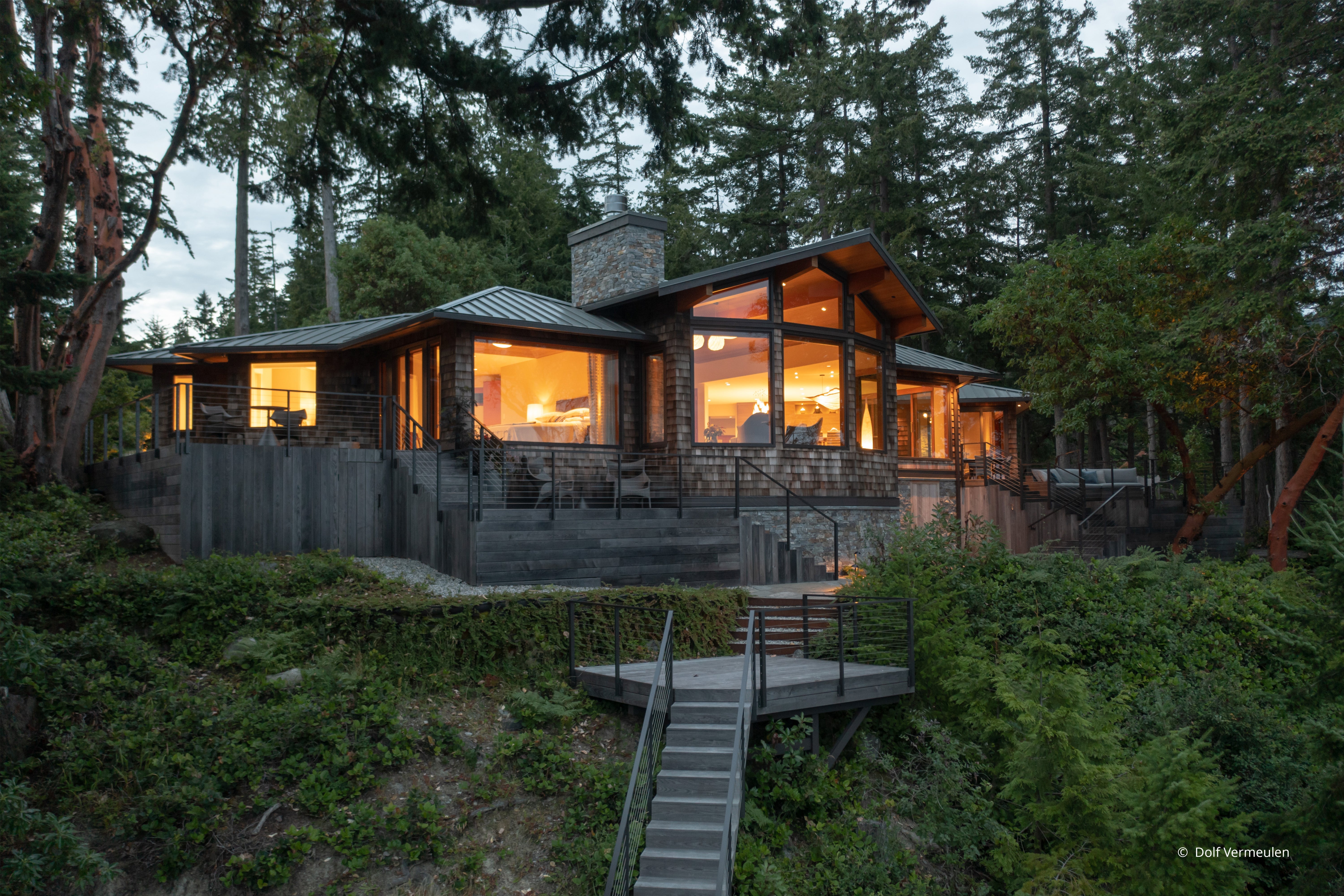 AO311 - Exterior of contemporary home with Ultra Series windows and doors