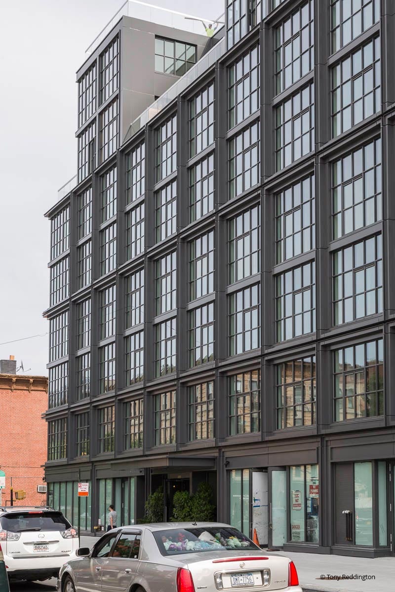 XX102 - Exterior of commercial building with Reynaers window systems
