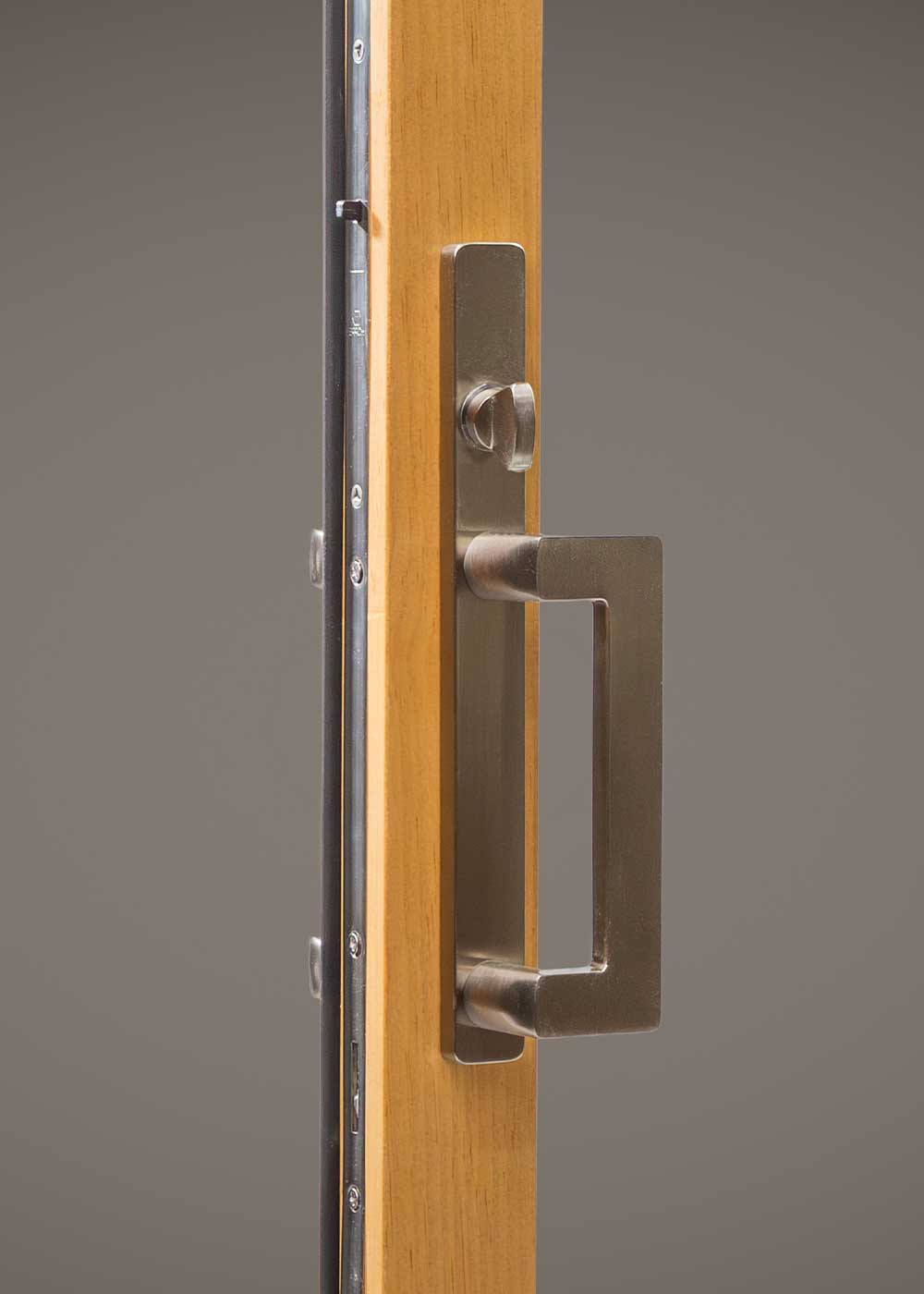 Interior – Satin Nickel 