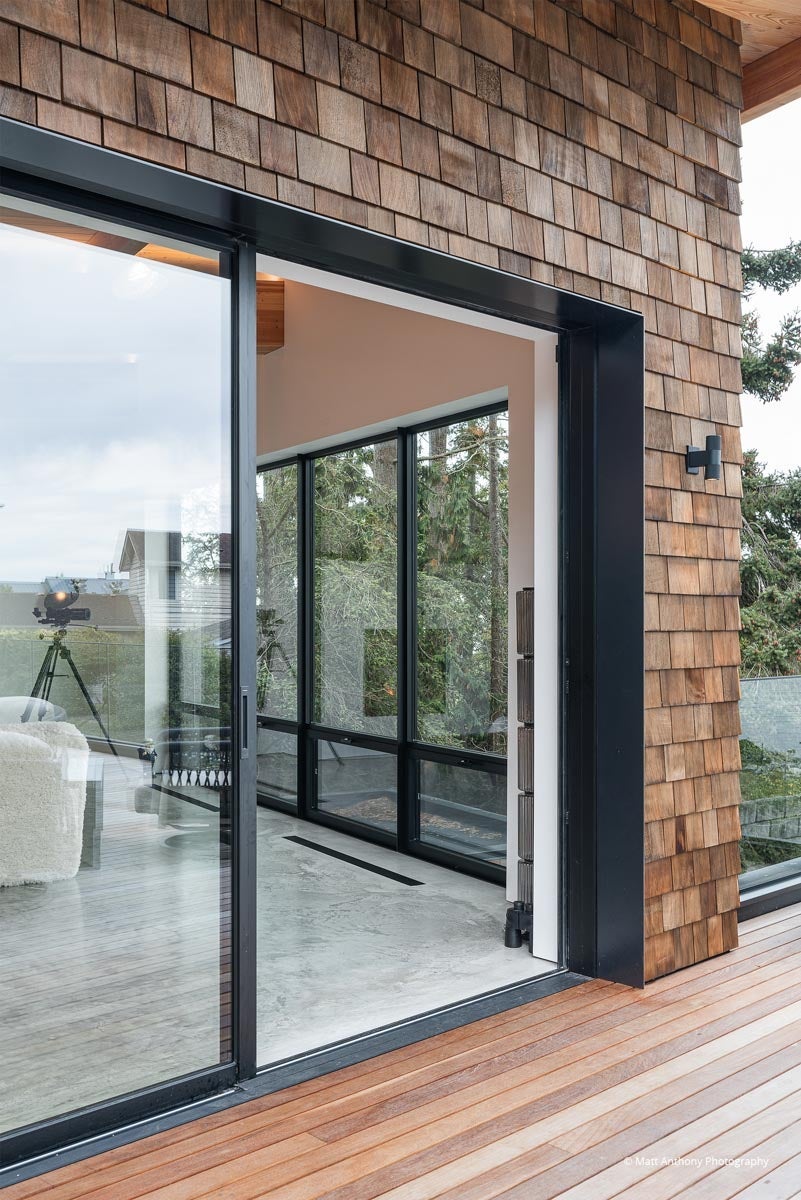 AP402 - Exterior of home with VistaLuxe AL LINE doors