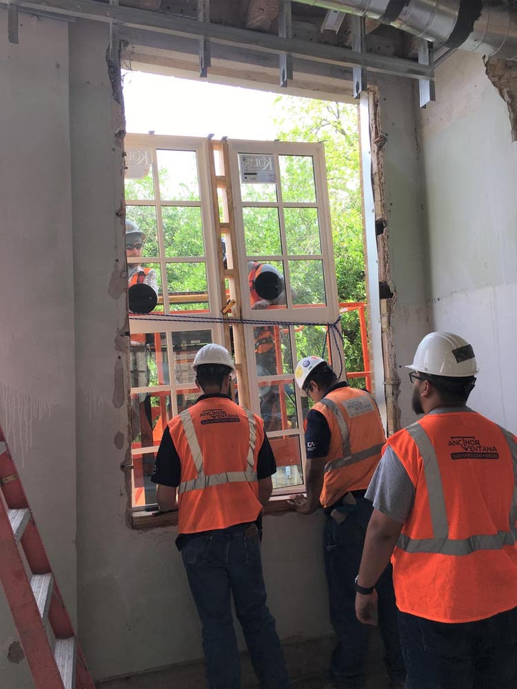 AN200-Install-Crew.jpg