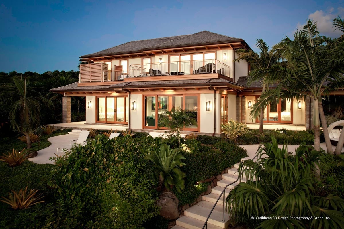 AP609 - Exterior of commercial building with Heritage Series windows and doors