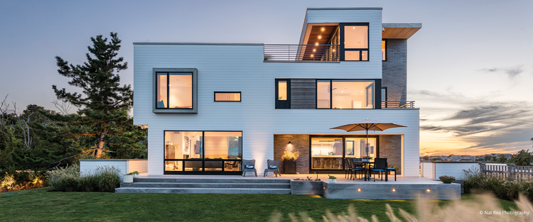 Floor-to-ceiling glass or subtler openings? Kolbe craftspeople know that both have a place in window and door design.