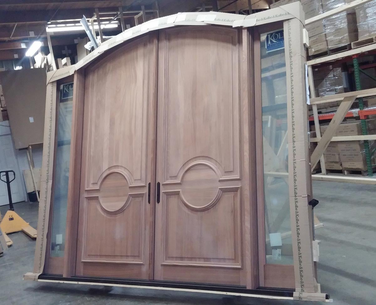 CS61-3, Sapele Doors with Custom Raised Panels & Hip Moulding (exterior)