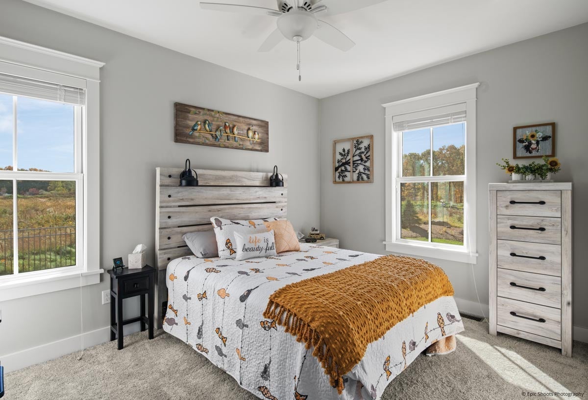 AM803 - bedroom with Forgent series windows