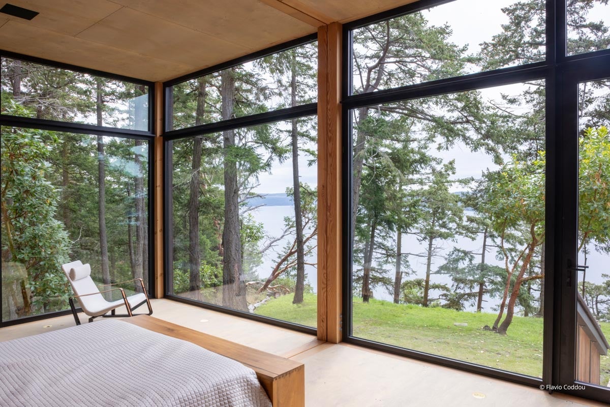 AP723 - Interior of residential home with VistaLuxe AL LINE windows and doors