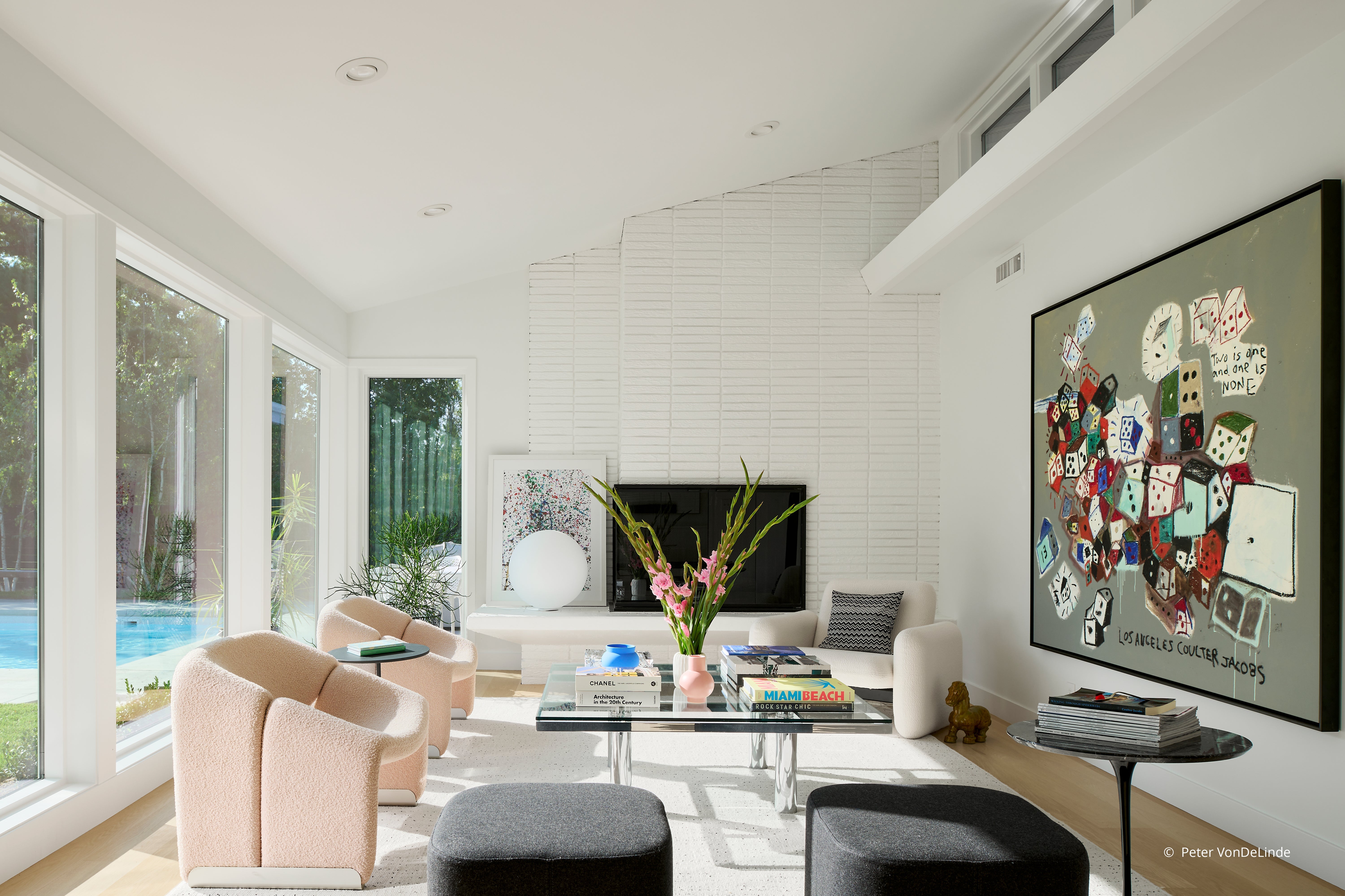 AO118 - Interior of contemporary home with Forgent Series windows and doors