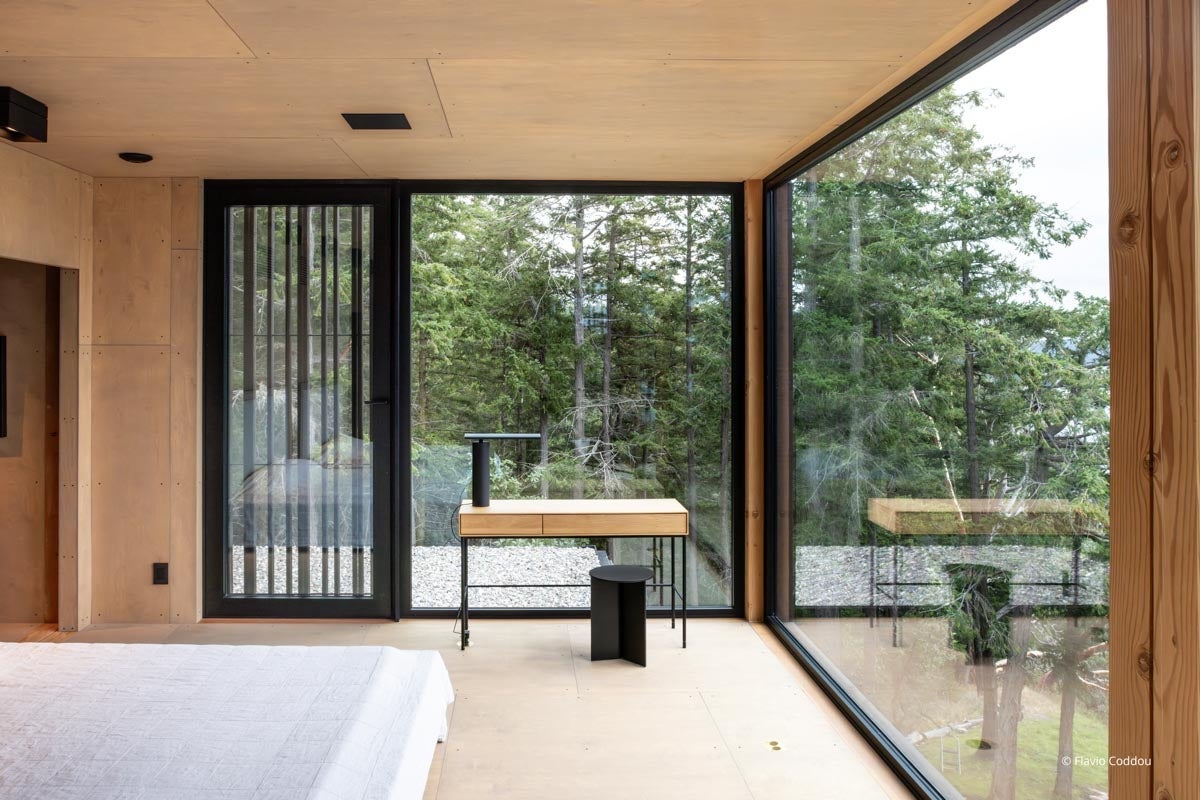 AP728 - Interior of residential home with VistaLuxe AL LINE windows and doors