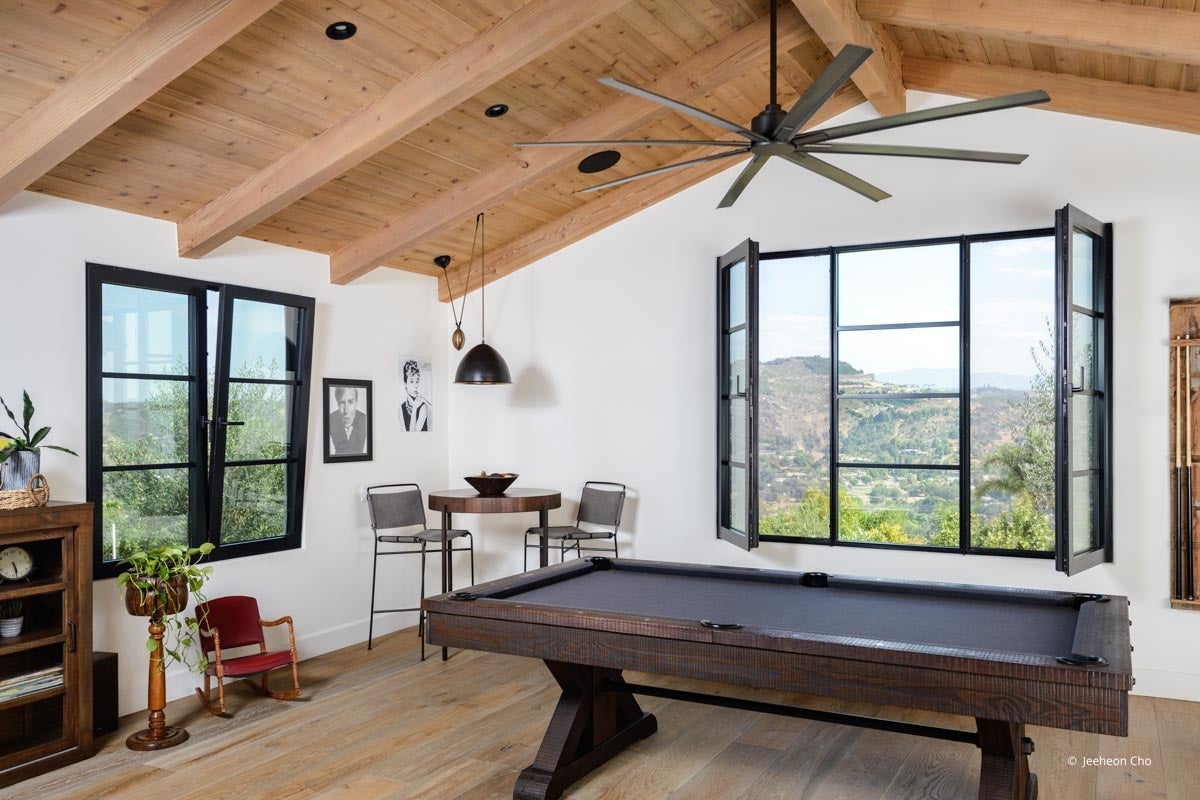 AP277 - Interior of home with VistaLuxe AL LINE windows