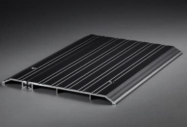 Sill-ADAThermal-InswingDoor-BronzeAnodized-lg.jpg