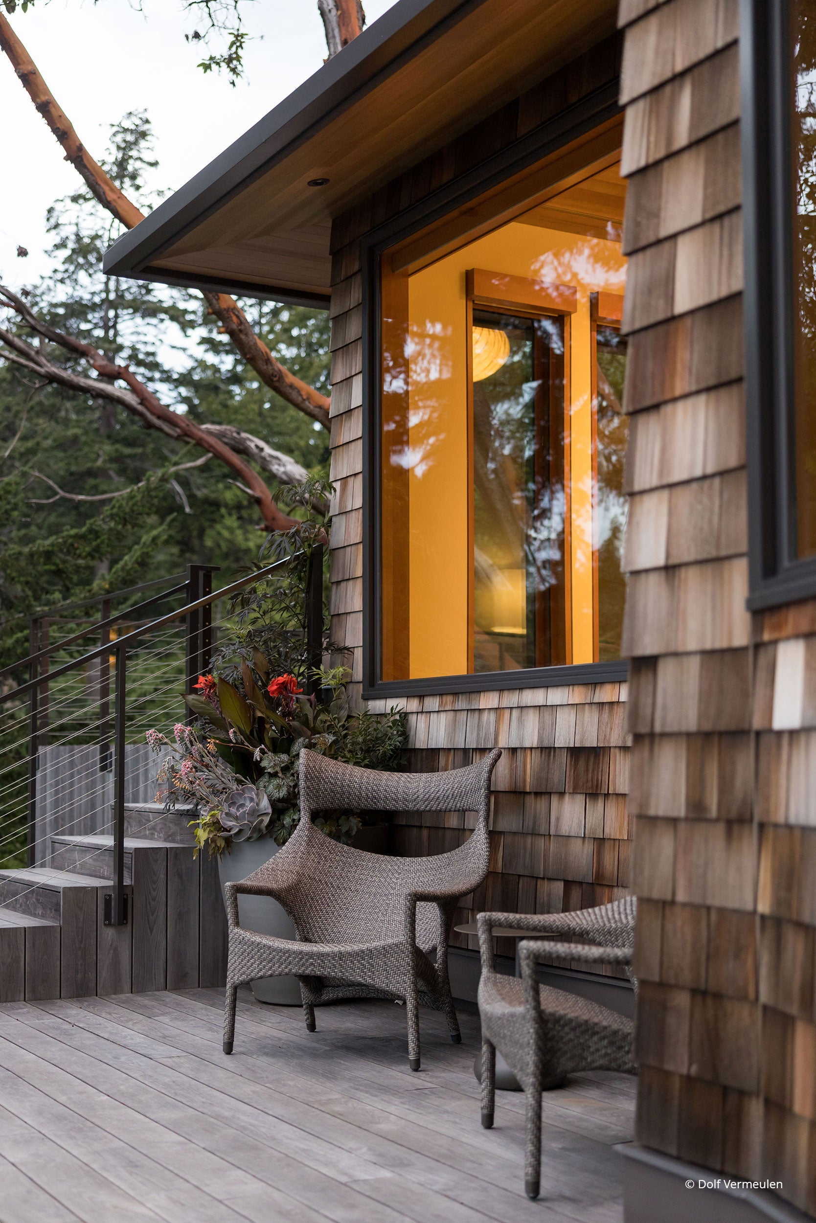 AO315 - Exterior of contemporary home with Ultra Series windows and doors
