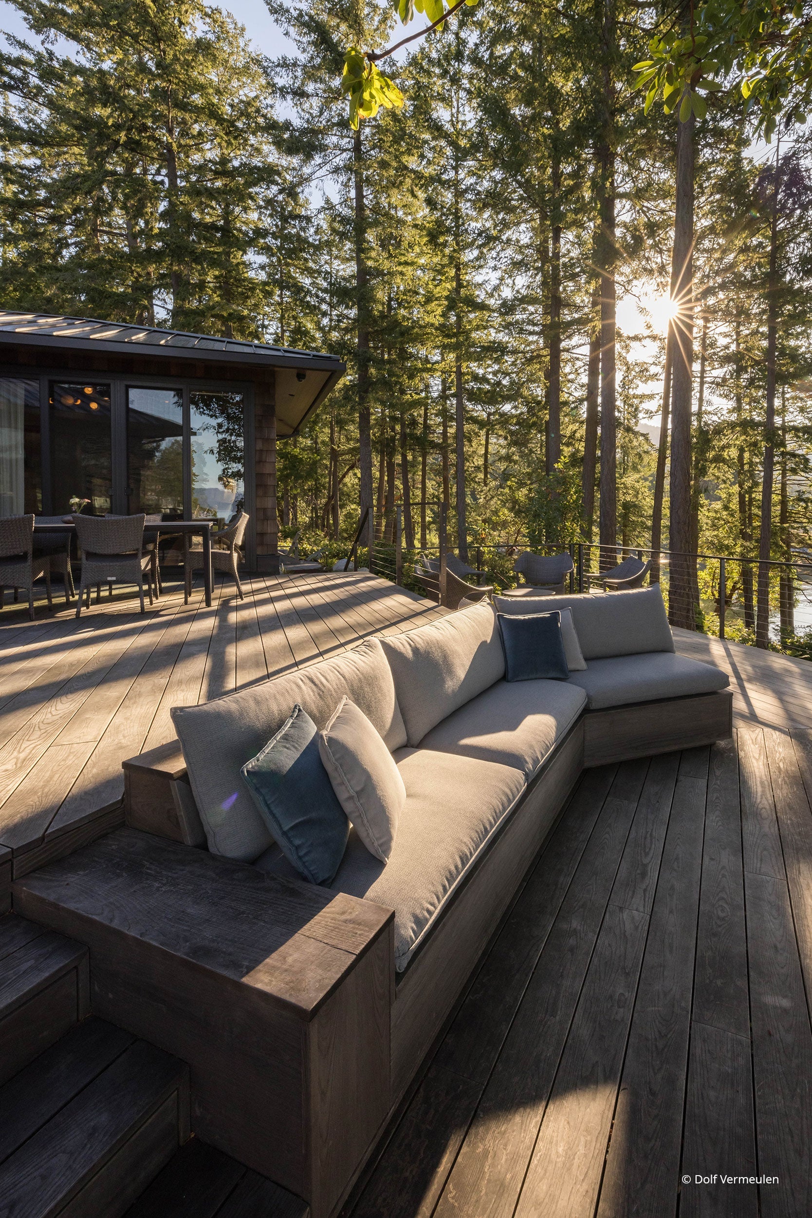 AO308 - Exterior of contemporary home with Ultra Series windows and doors