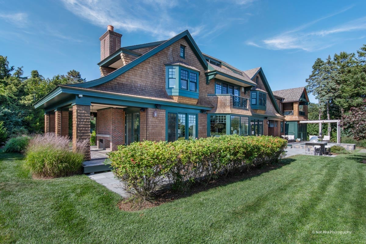 AP509 - Exterior of home with Heritage Series windows and doors