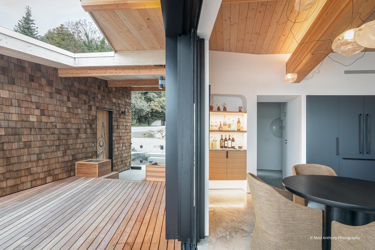 AP403 - Interior of home with VistaLuxe AL LINE doors