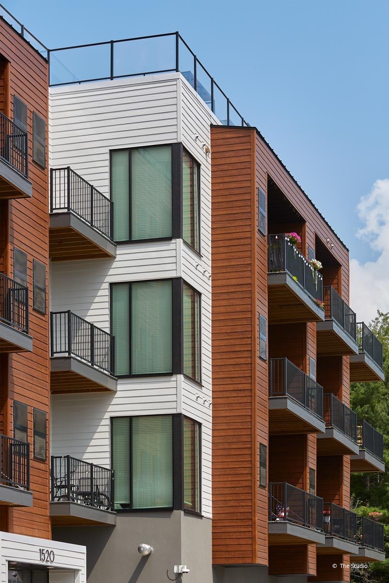 AO926 - Exterior of commercial building with VistaLuxe AL and Forgent windows and doors