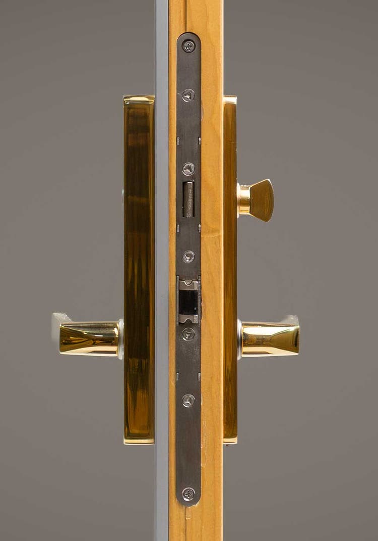 Side – Unlacquered brass