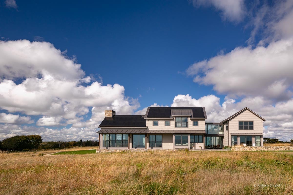 AQ400 - Exterior of home with Ultra Series, Heritage Series and VistaLuxe WD LINE windows and doors