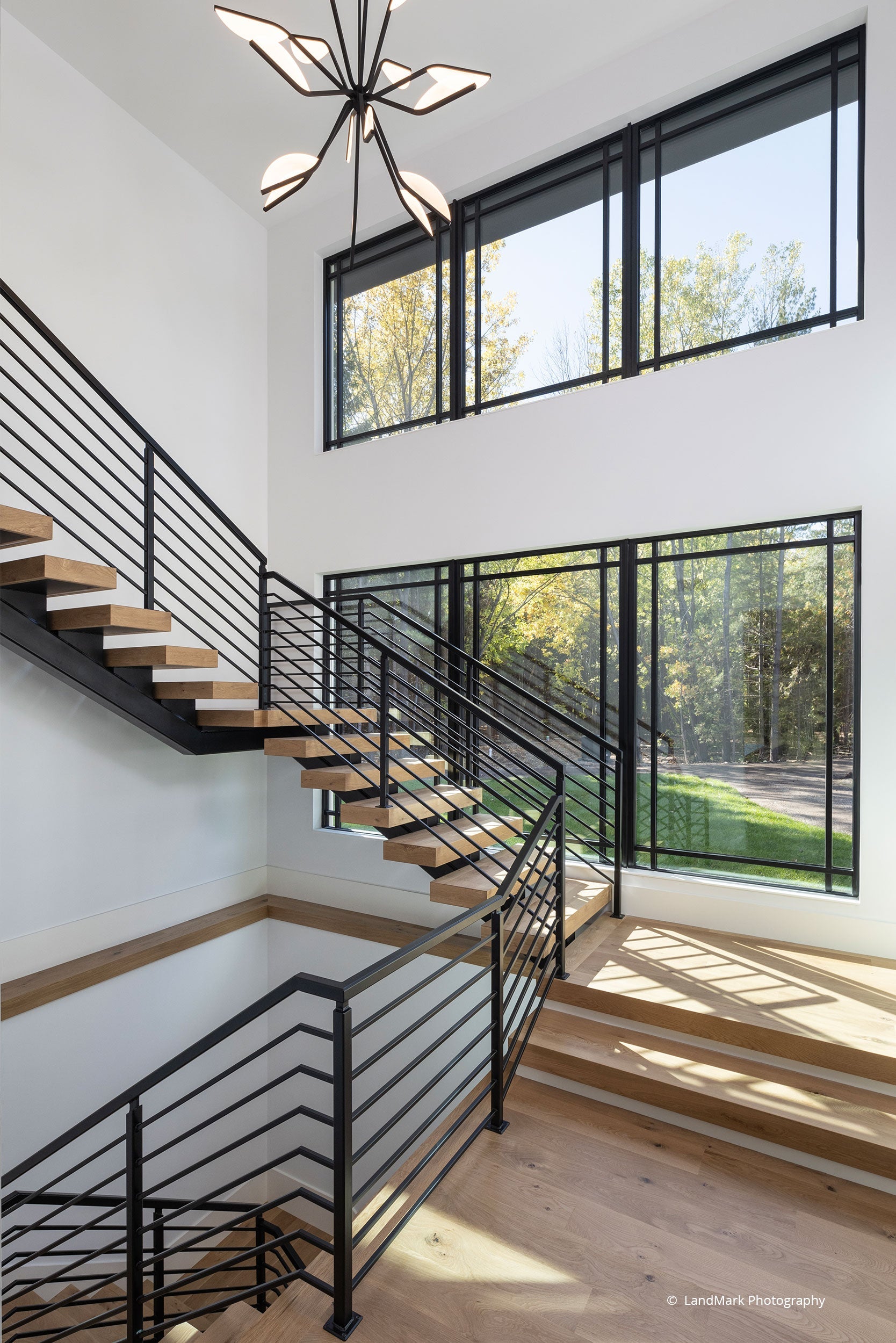 AN804 - Interior of contemporary home with VistaLuxe windows